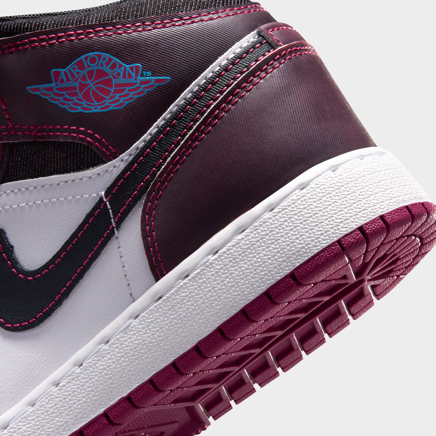 Jordan 1 Mid SE GS Betterave Sucrée / Rose du Désert - Noir Cassé
