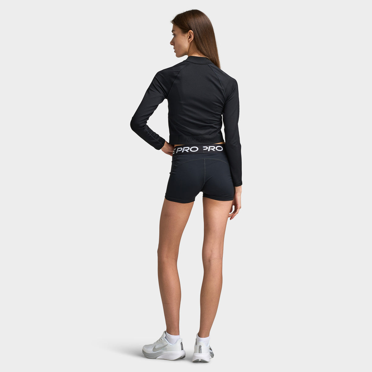 Nike Women's Pro Seamless Full-Zip Training Top / Black
