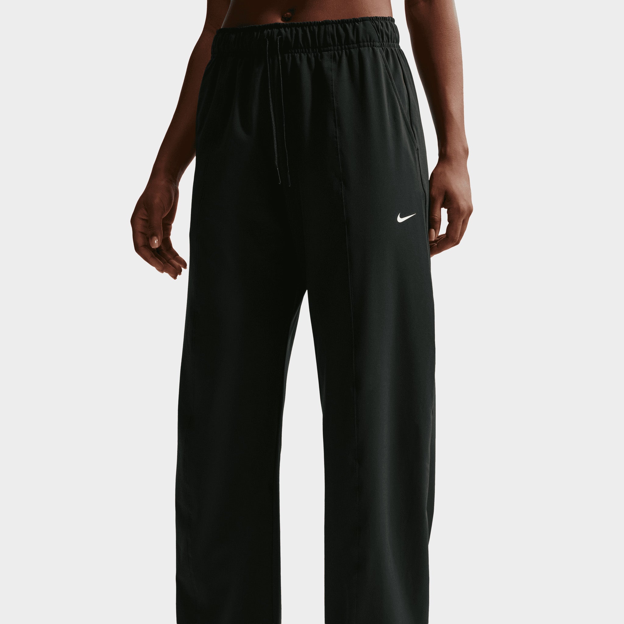 Nike One Women's Woven Wide Leg Joggers / Black – JD Sports