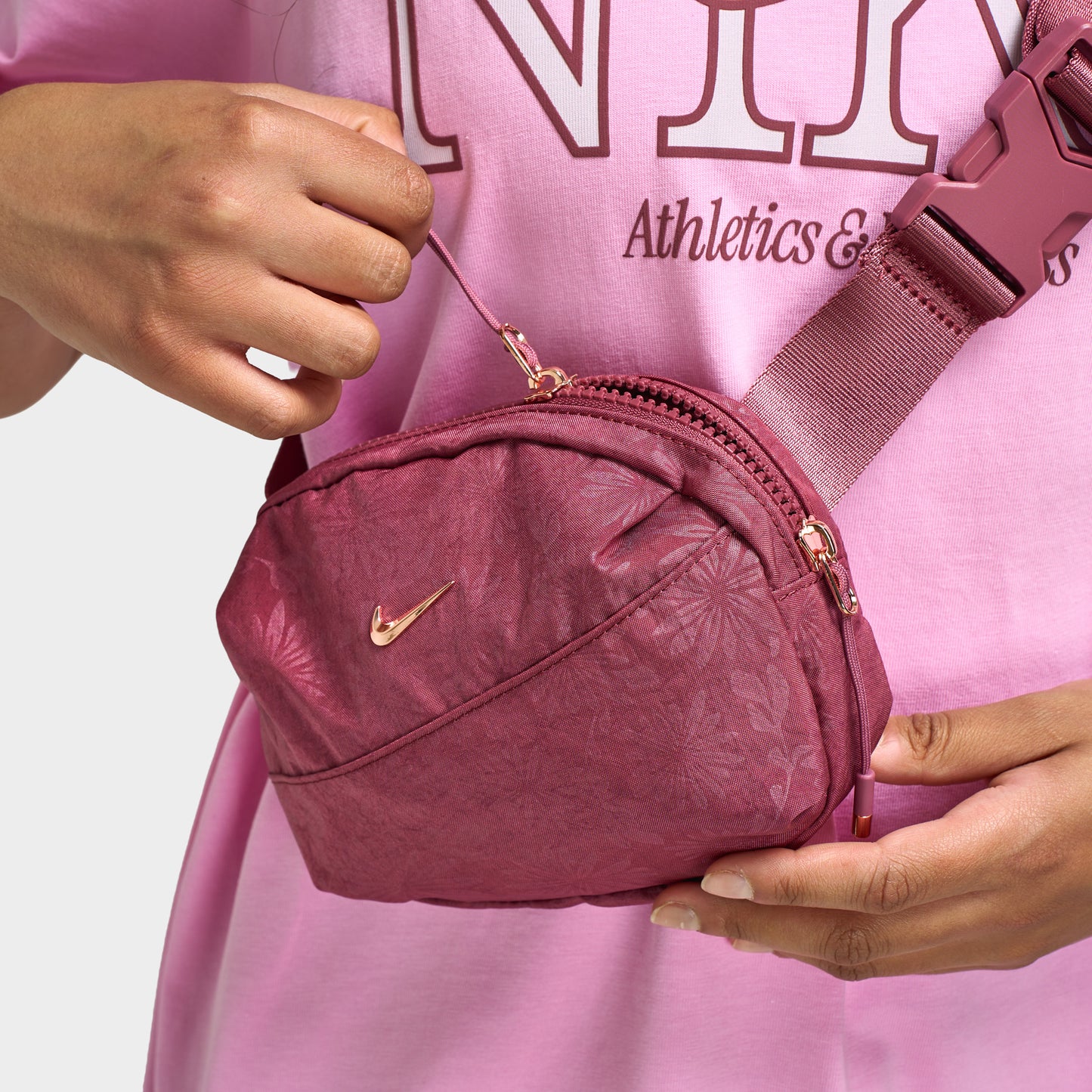 Nike Aura Waist Pack / Pink Smoke