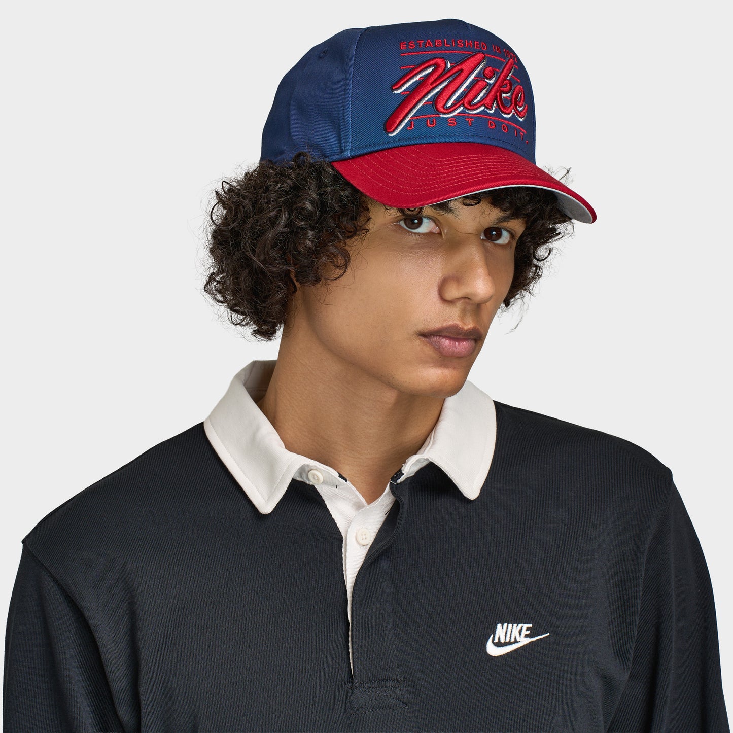 Nike Rise Casquette AFrame Bleu Marine / Rouge Vif