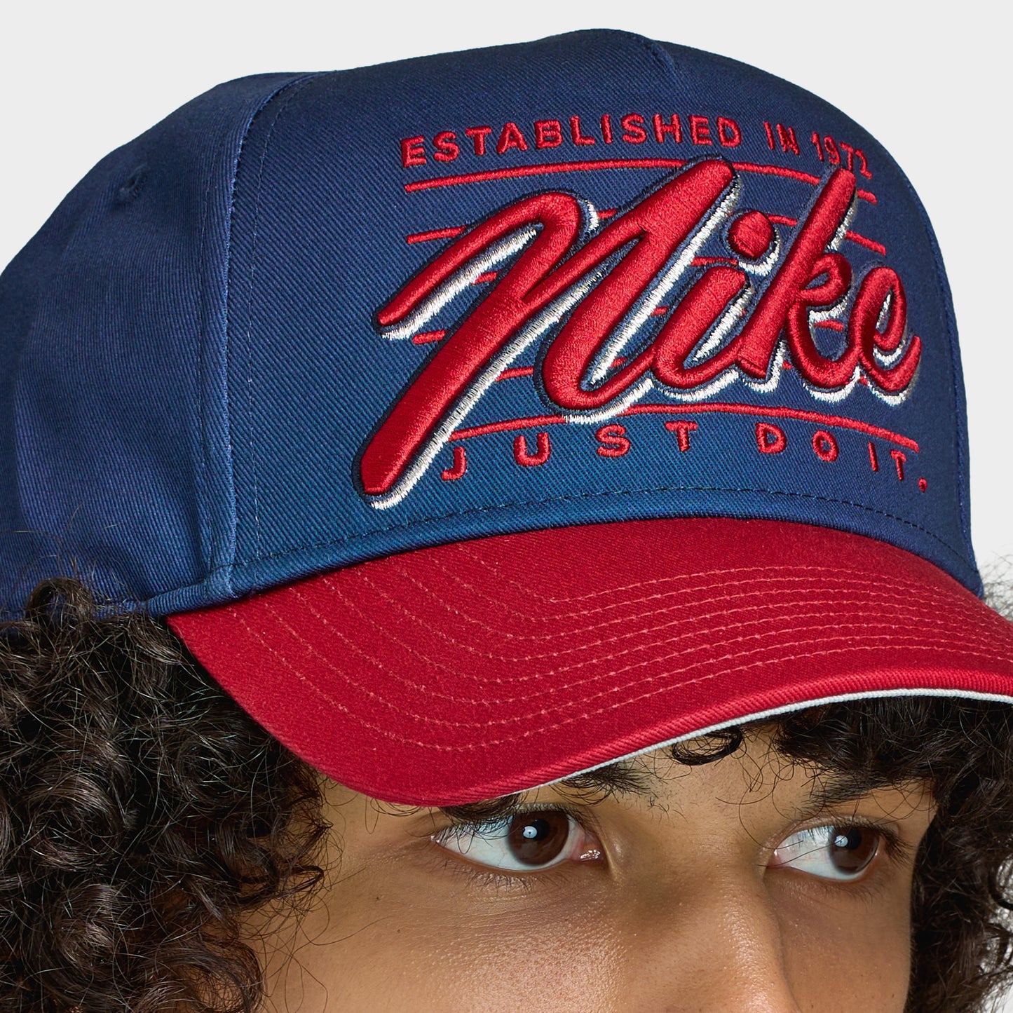 Nike Rise Casquette AFrame Bleu Marine / Rouge Vif