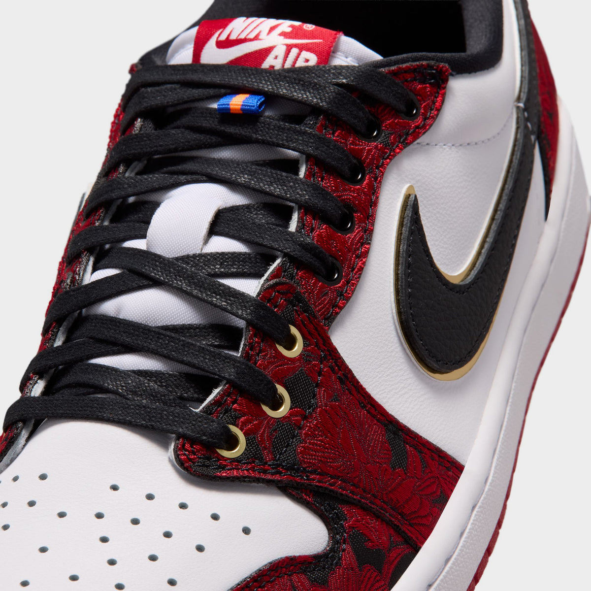 Jordan 1 Retro Low OG Noir / Rouge Varsity - Blanc Summit