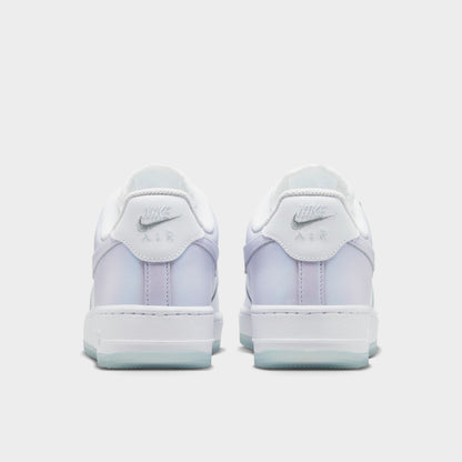 Nike Femmes Air Force 1 Blanc / Blanc - Teinte bleu