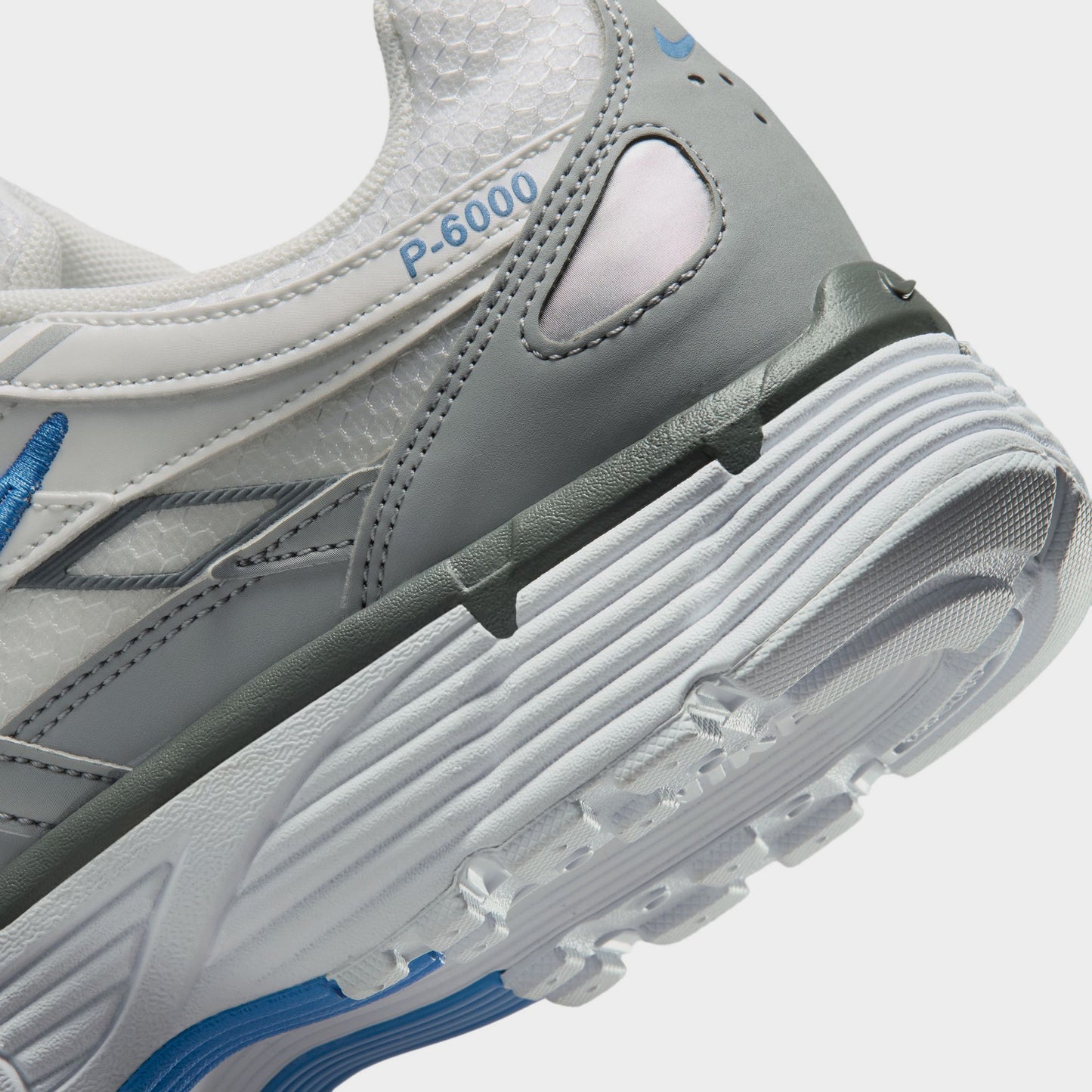 Nike P-6000 Summit White / Metallic Silver