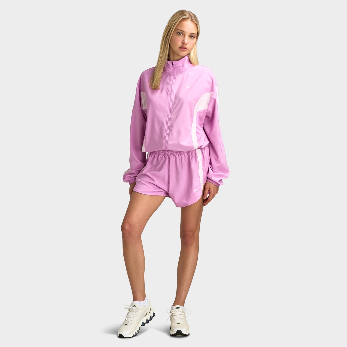Nike Women's Sport Woven Shorts / Light Magenta / Pink Foam