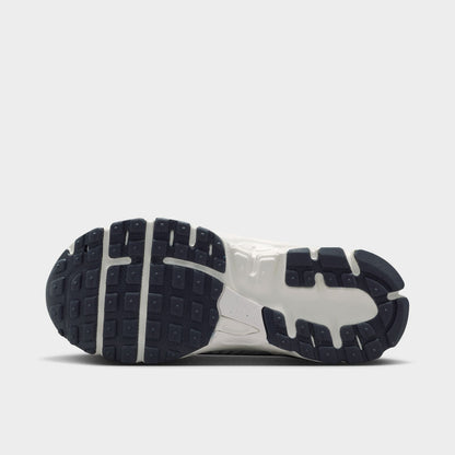 Nike Vomero 5 PS Poussière de photons / Chrome Gridiron - Voile