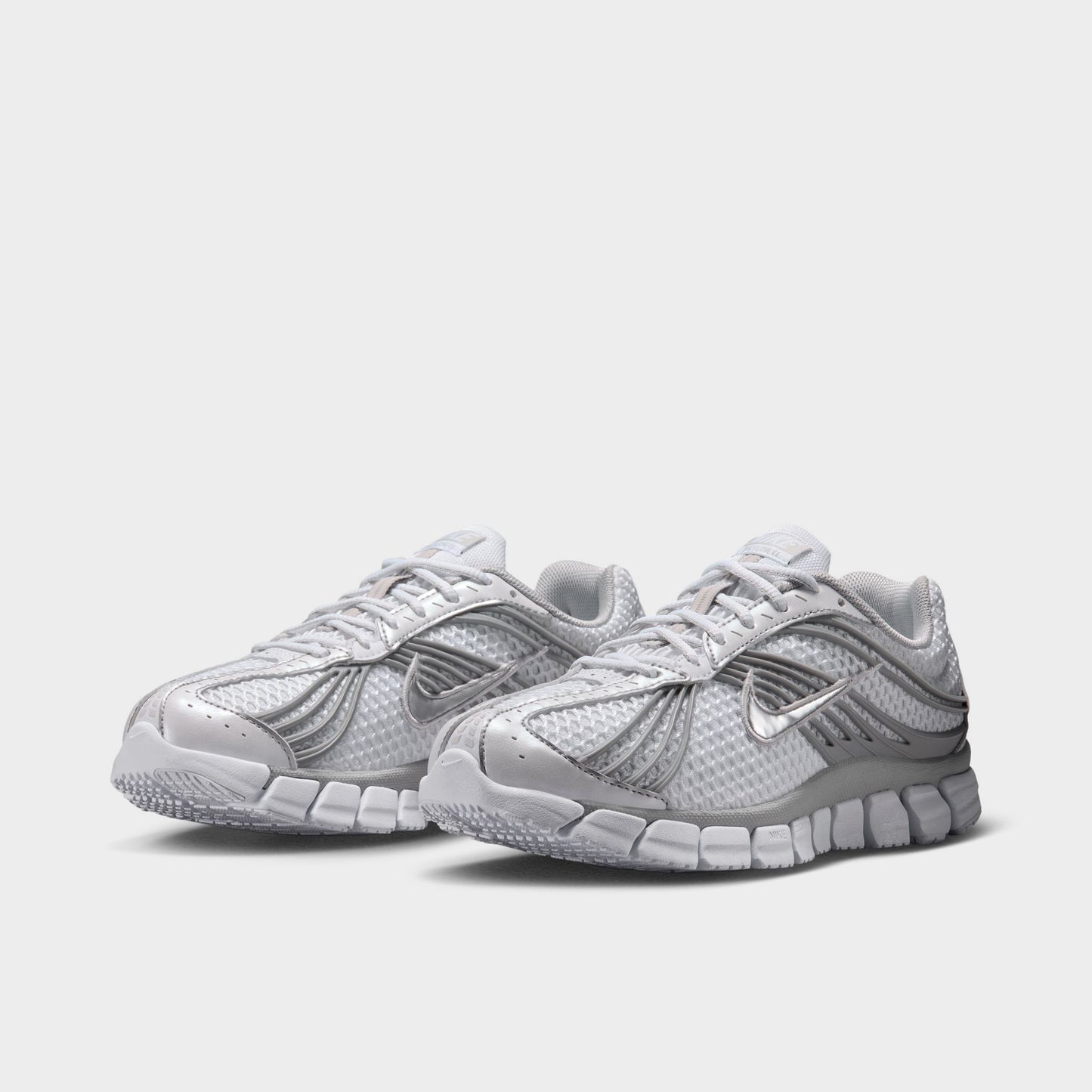 Nike Women's Skylon 11 White / Metallic Silver - Grey Fog