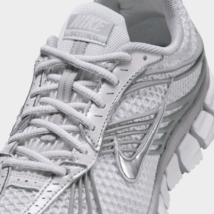 Nike Women's Skylon 11 White / Metallic Silver - Grey Fog