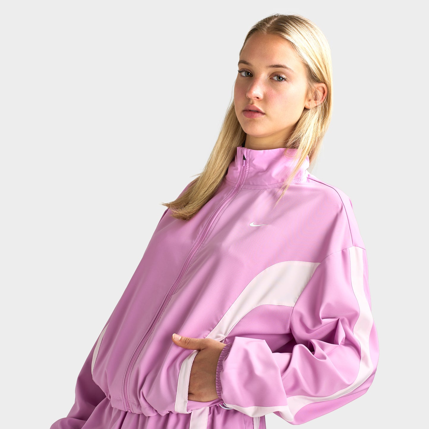 Nike Women's Sport Woven Jacket / Light Magenta / Pink Foam