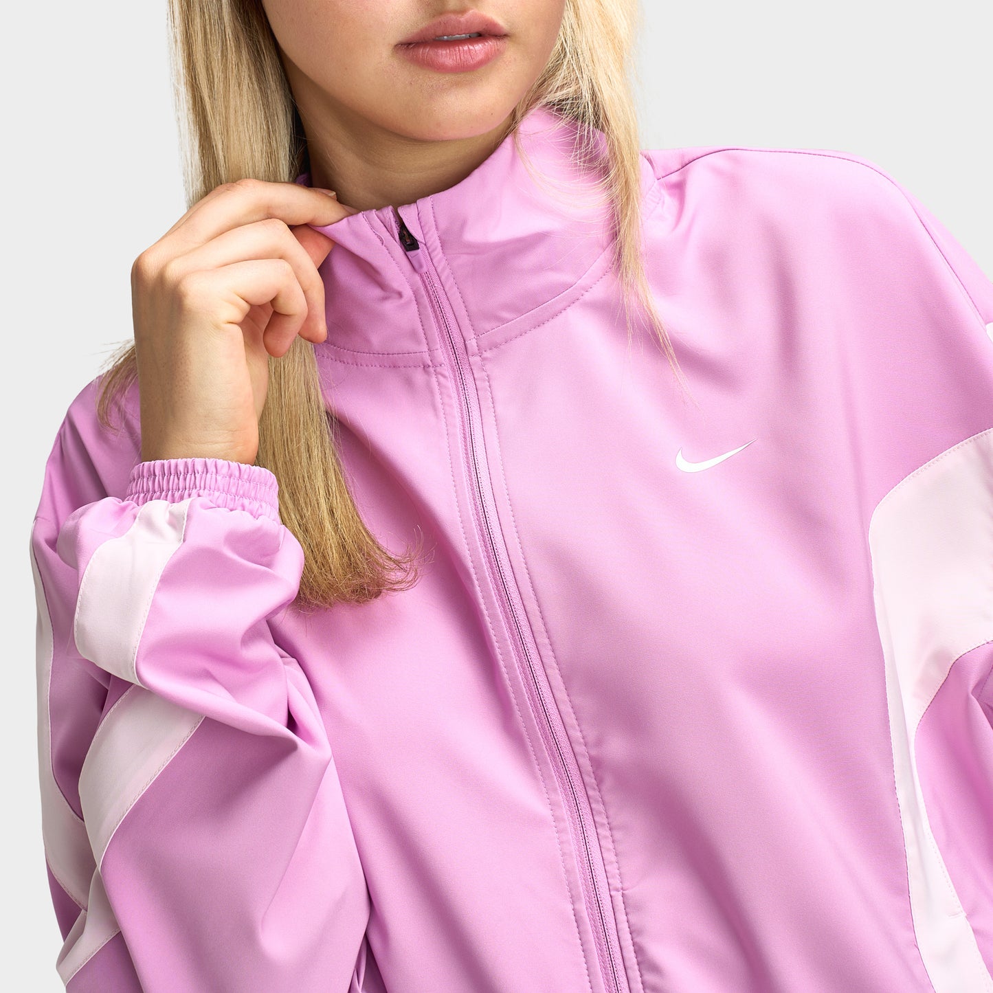 Nike Women's Sport Woven Jacket / Light Magenta / Pink Foam