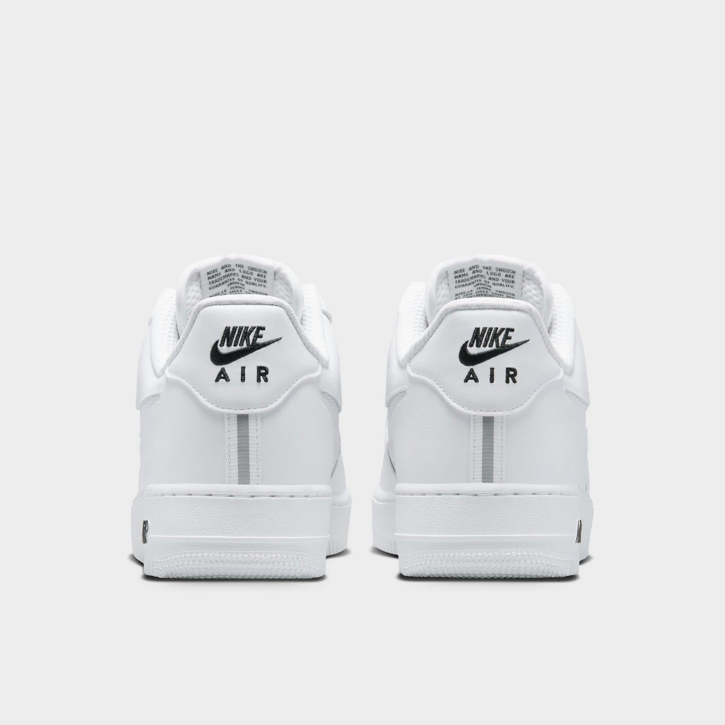 Nike Air Force 1 '07 LV8 Blanc / Argent réfléchissant - Noir