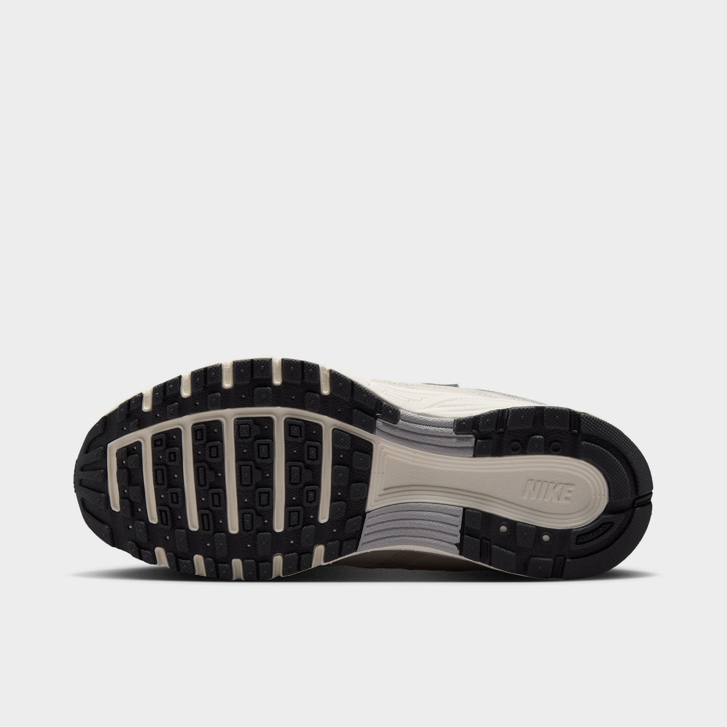 Nike P-6000 GS Os clair / Argent réfléchissant - Fantôme