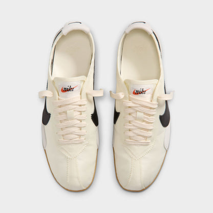 Nike Moon Shoe OG pour femmes Voile / Noir - Voile