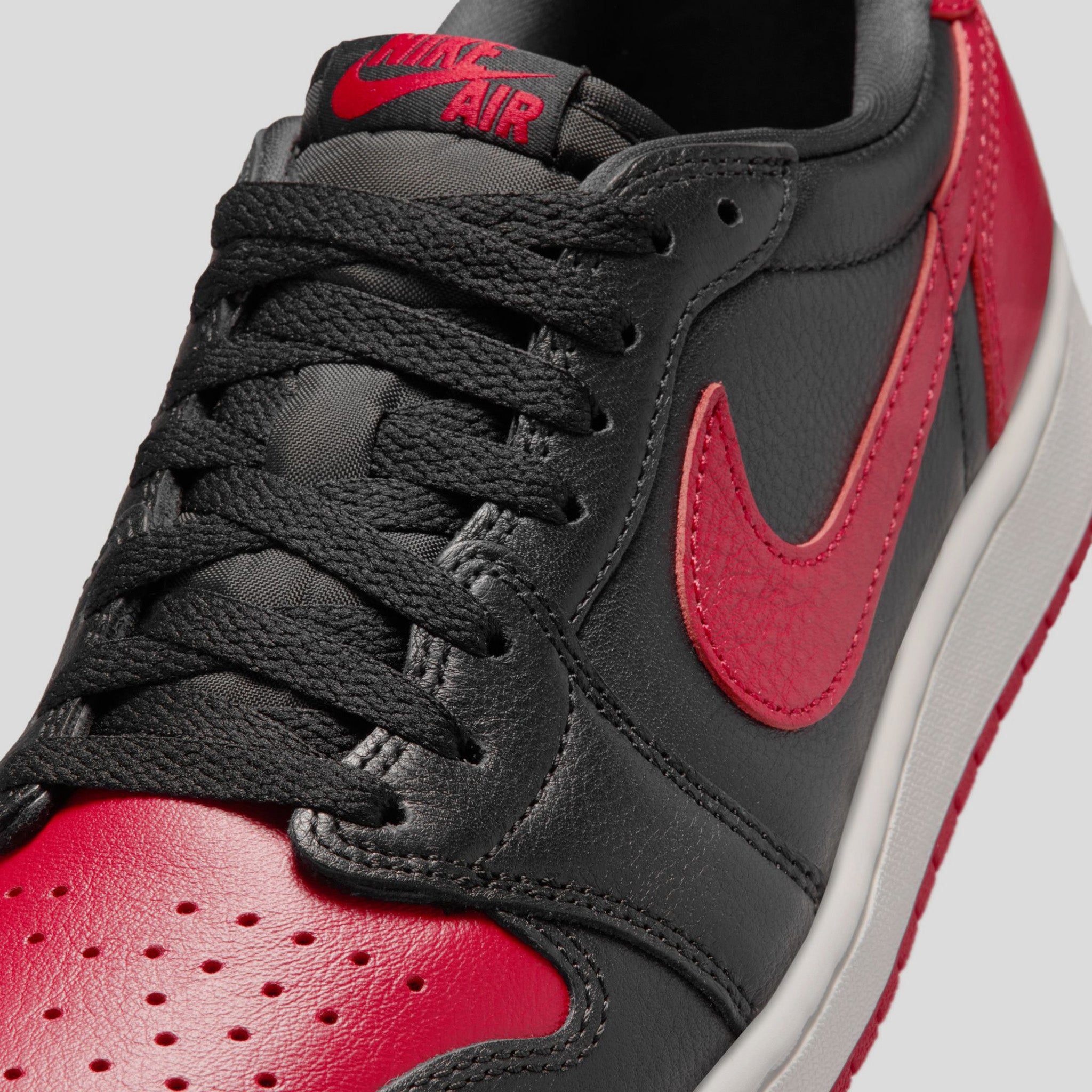 Jordan 1 Retro Low OG Black / Black - Varsity Red – JD Sports
