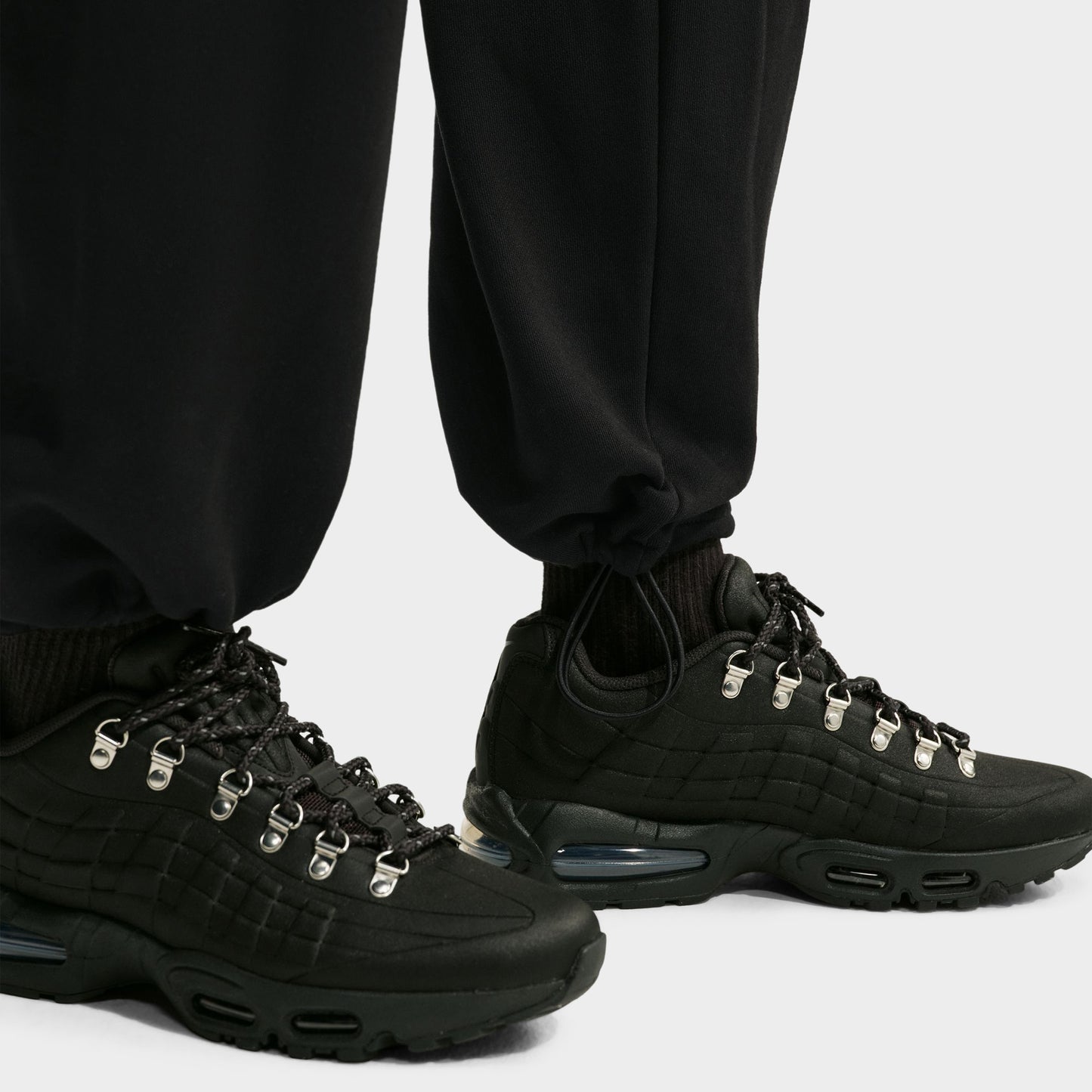 Nike Solo Swoosh Bungee Pants Concept / Total Black