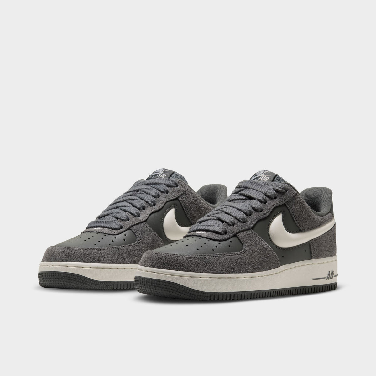 Nike Air Force 1 '07 LV8 Gris Fer / Voile