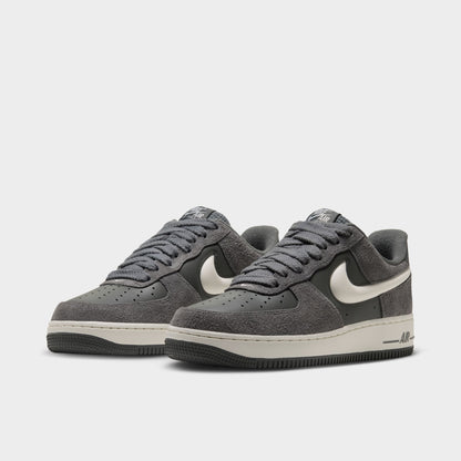 Nike Air Force 1 '07 LV8 Gris Fer / Voile