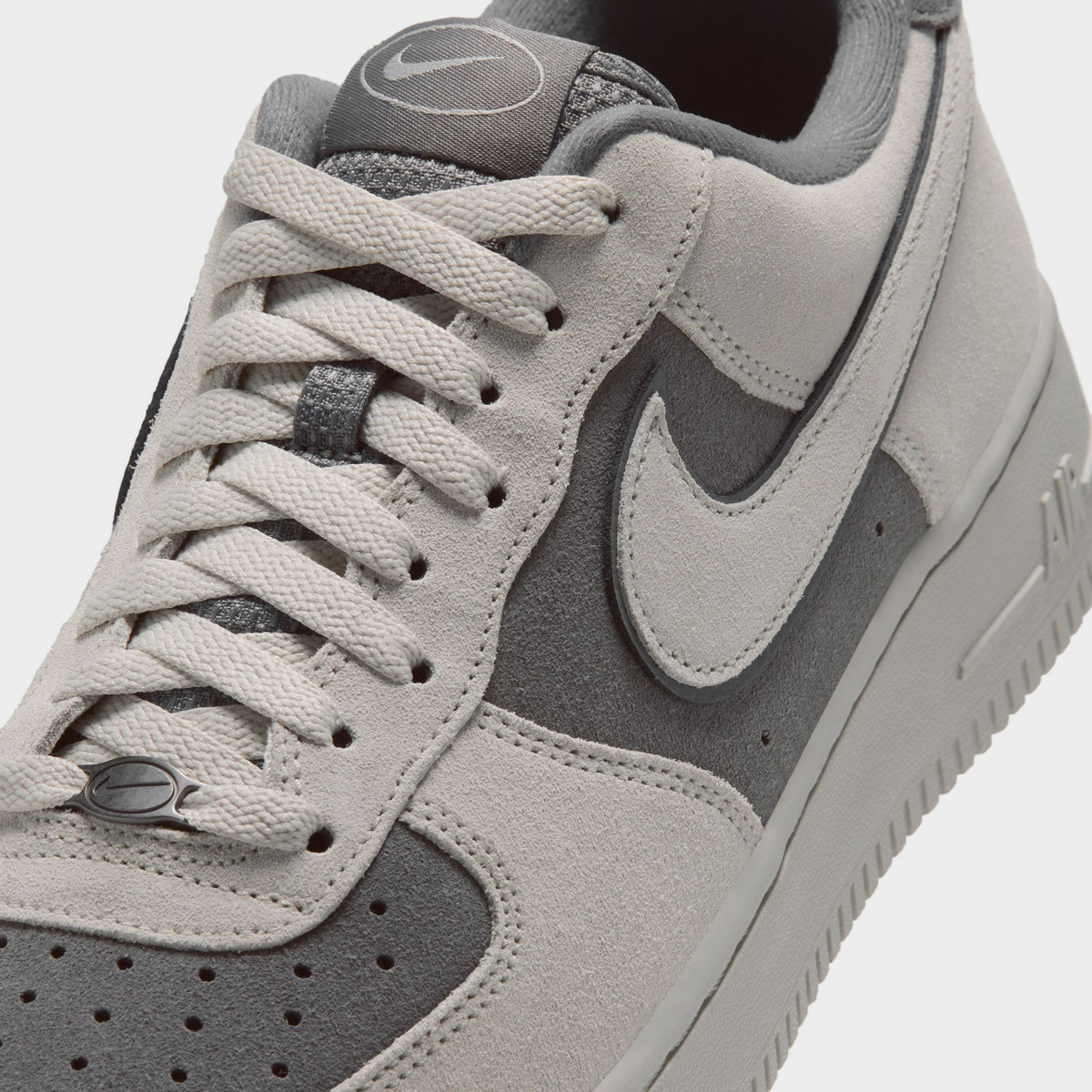 Nike Air Force 1 '07 LV8 Gris Fumée / Os Clair