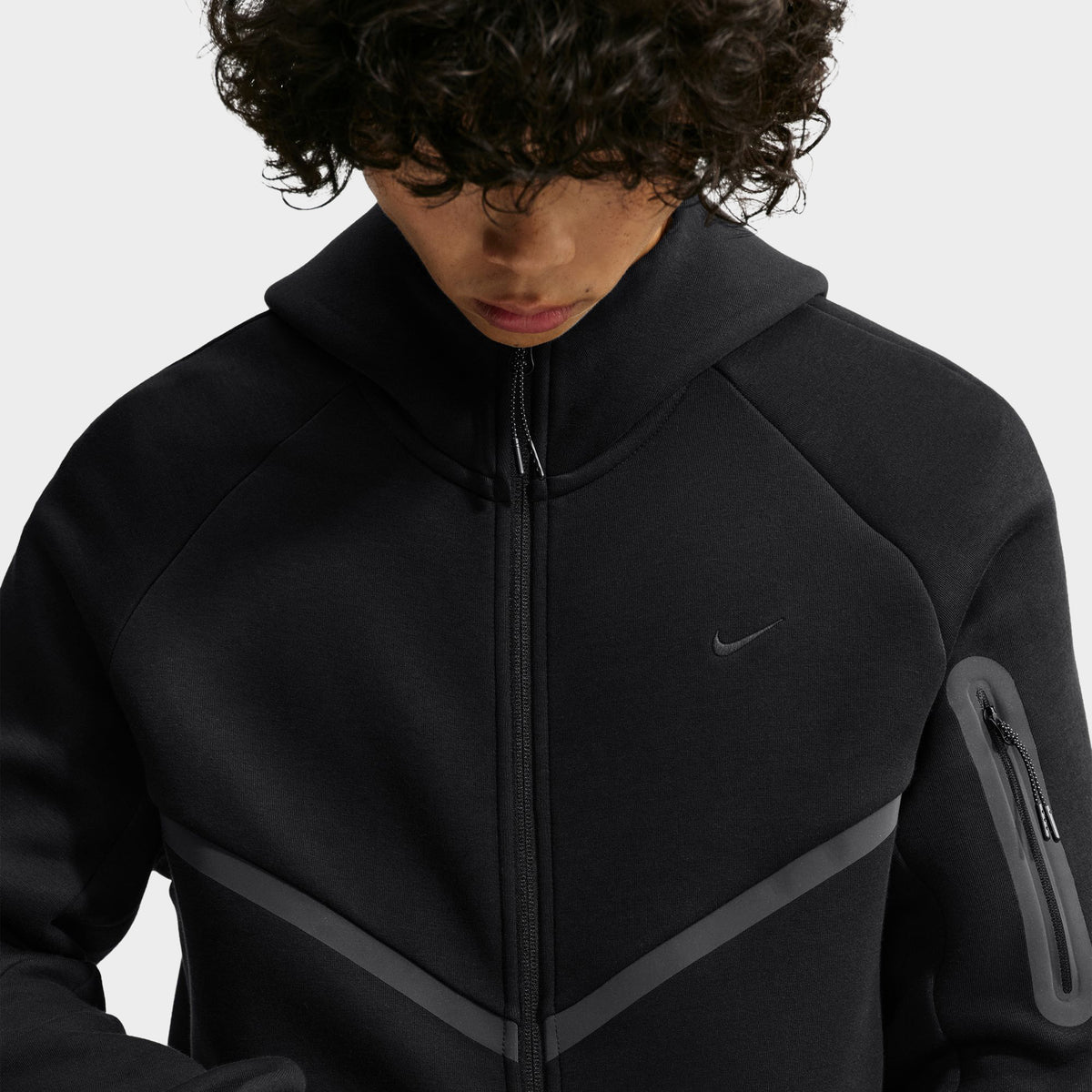 Nike Tech Fleece Windrunner réfléchissant / Noir