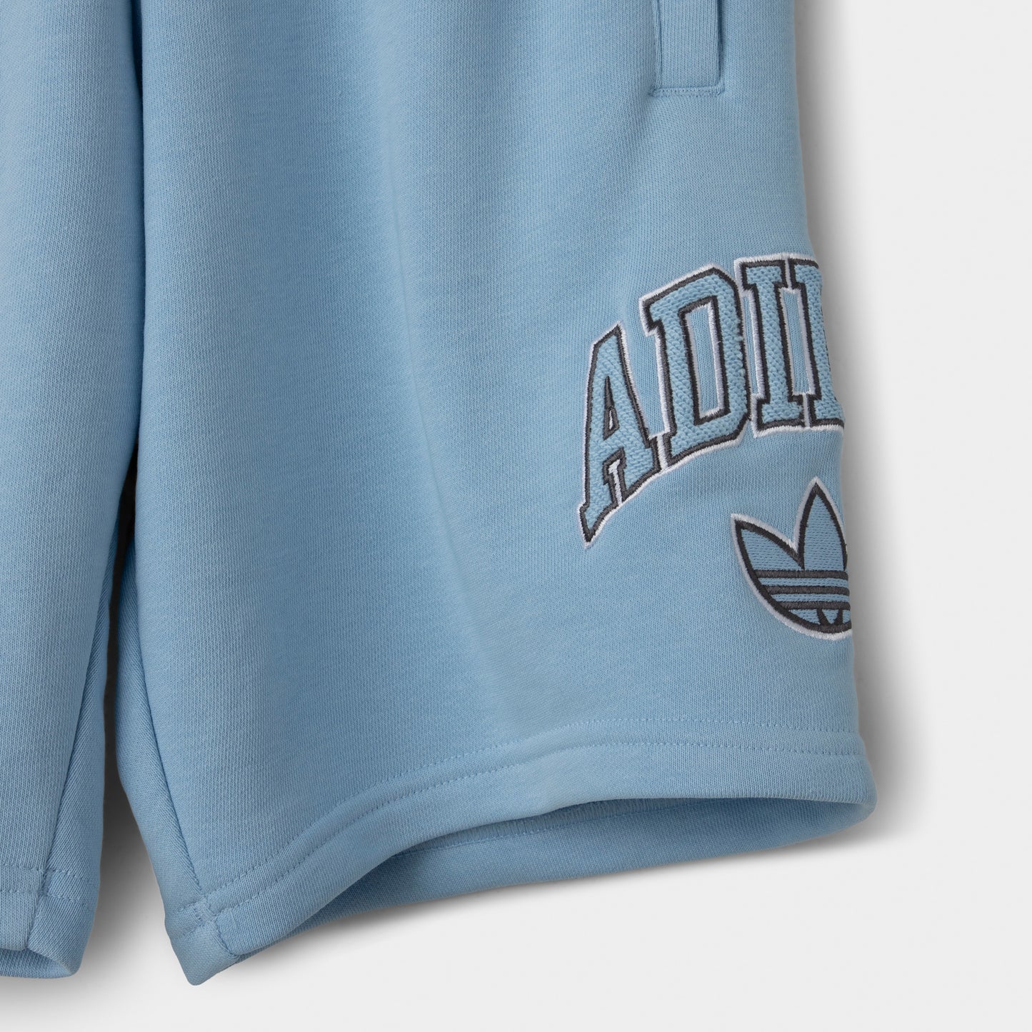 adidas Juniors' Shorts / Ciel Clair