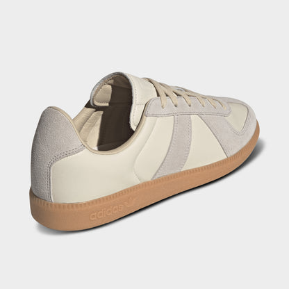 adidas BW Army. Rear three-quarter view of chalk white, clear granite and gum sneaker with dark heel panel, padded collar and gum sole.