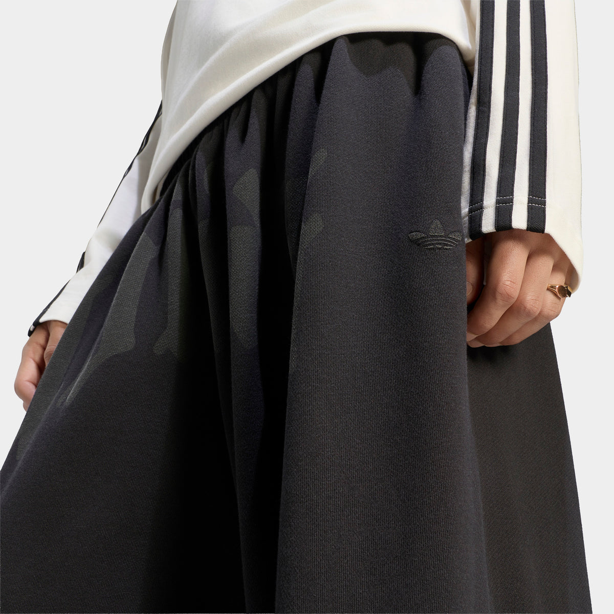 adidas Wide Leg Sweatpants / Black