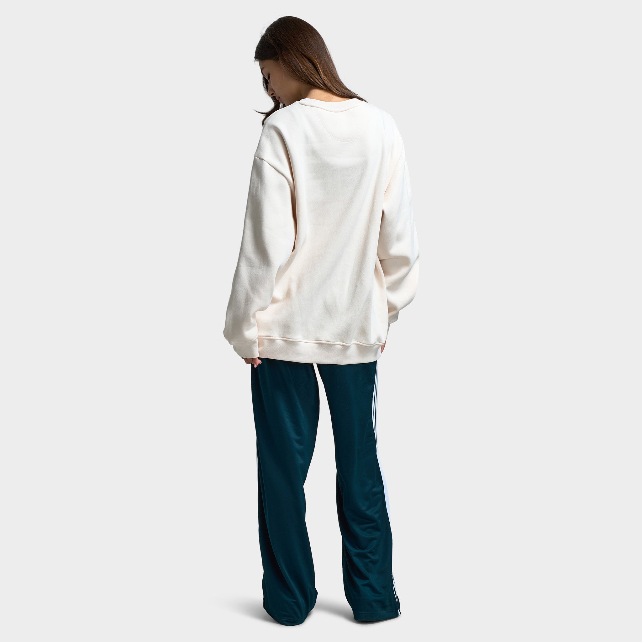 Adidas Women's Oversized Peach Graphic Crew / Wonder White – JD Sports
