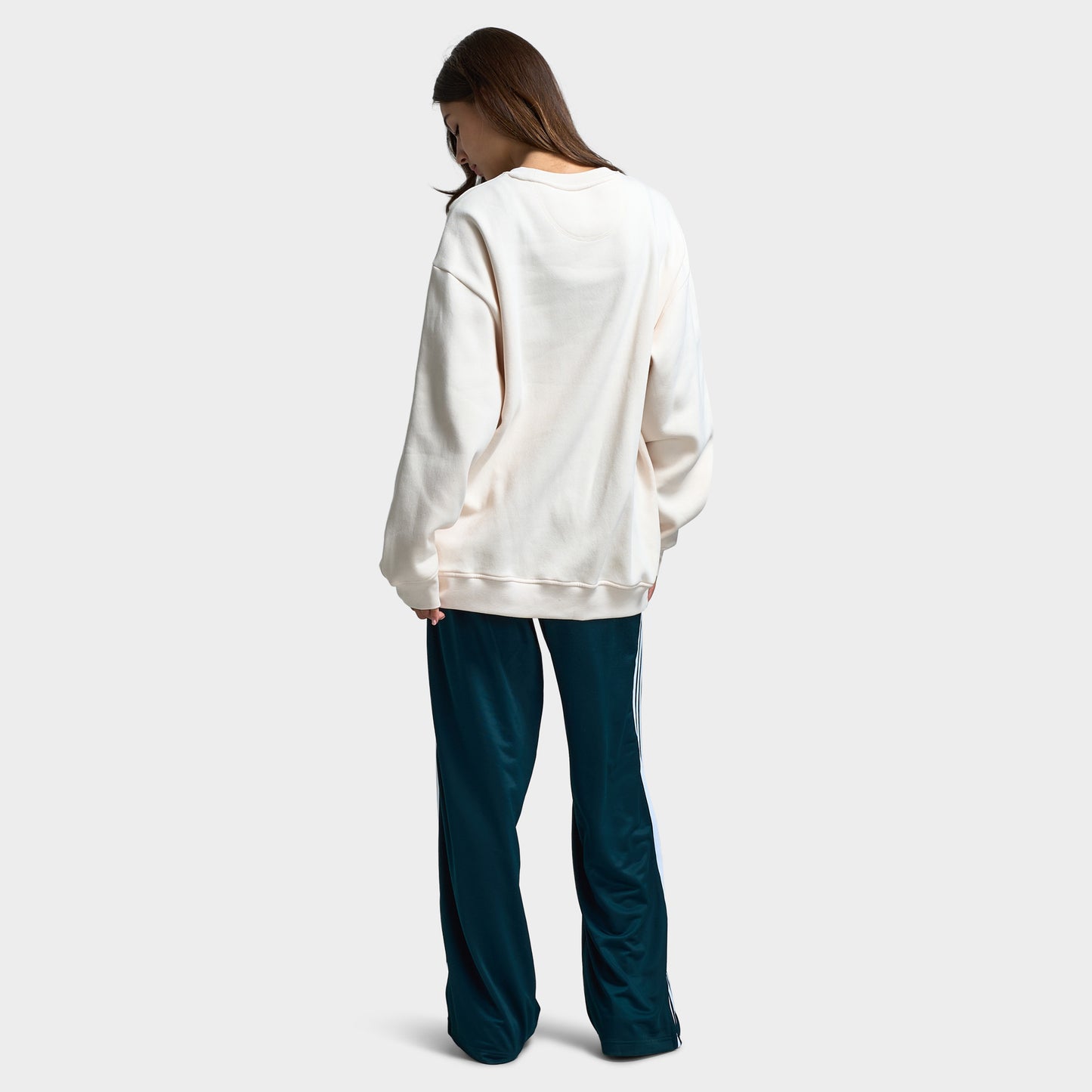 Adidas Women's Oversized Peach Graphic Crew / Wonder White