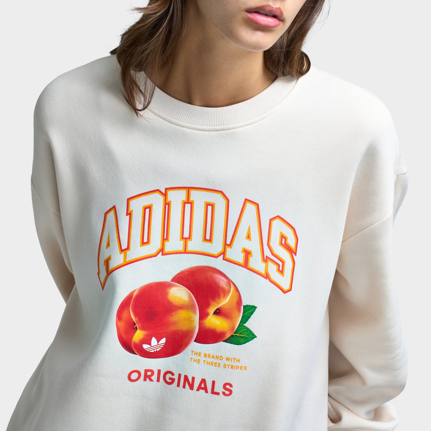 Adidas Women's Oversized Peach Graphic Crew / Wonder White
