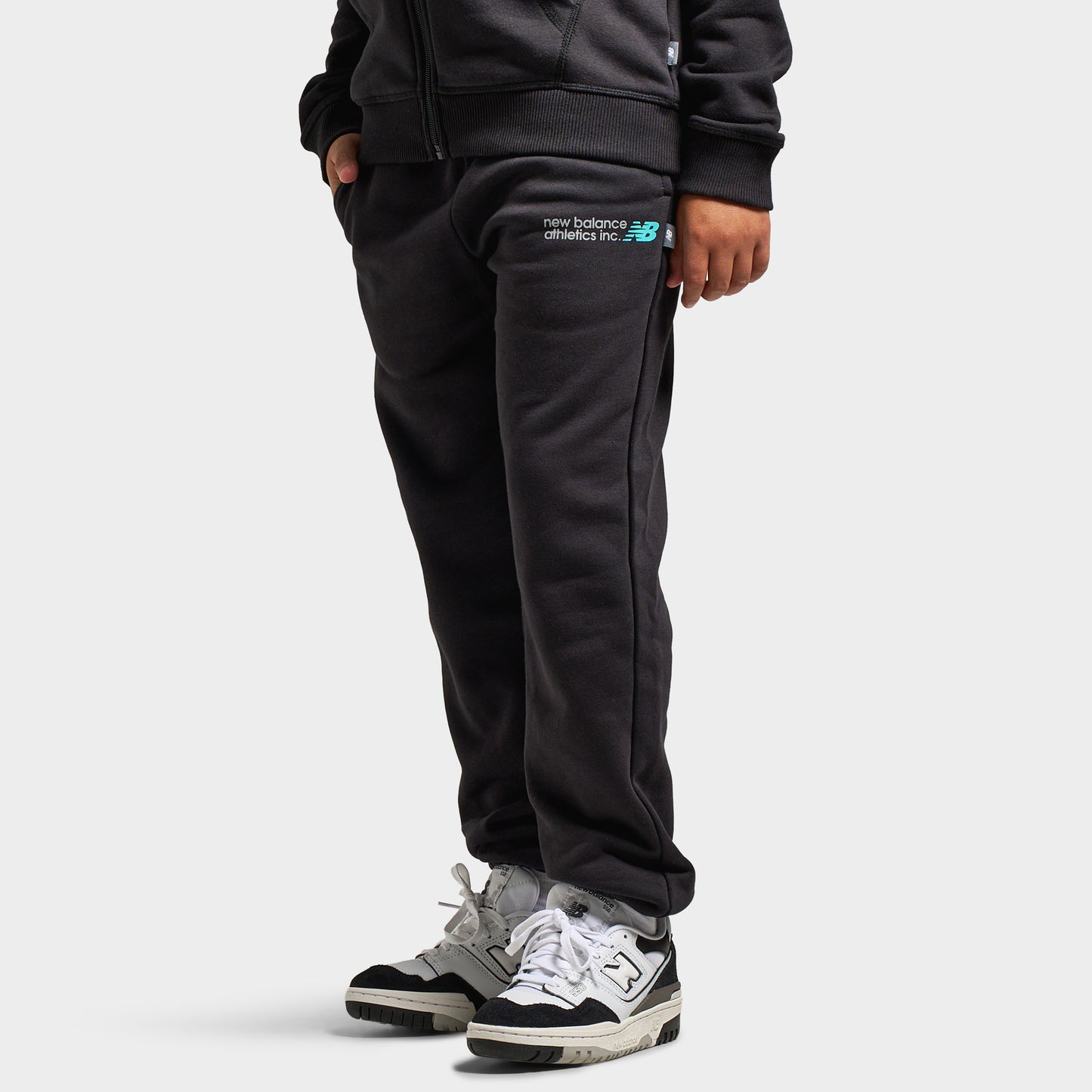 New Balance Juniors' Linear Logo Jogger / NB Caviar