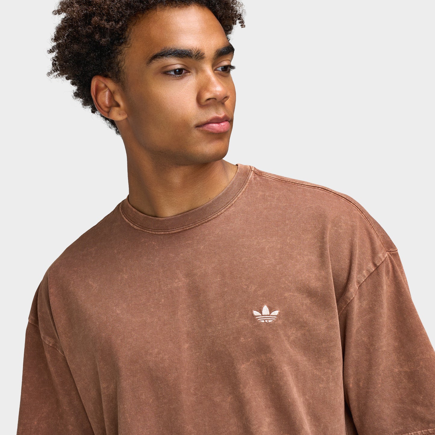 adidas Trefoil Essential T-shirt délavé Coupe Ample / Brun Occasion