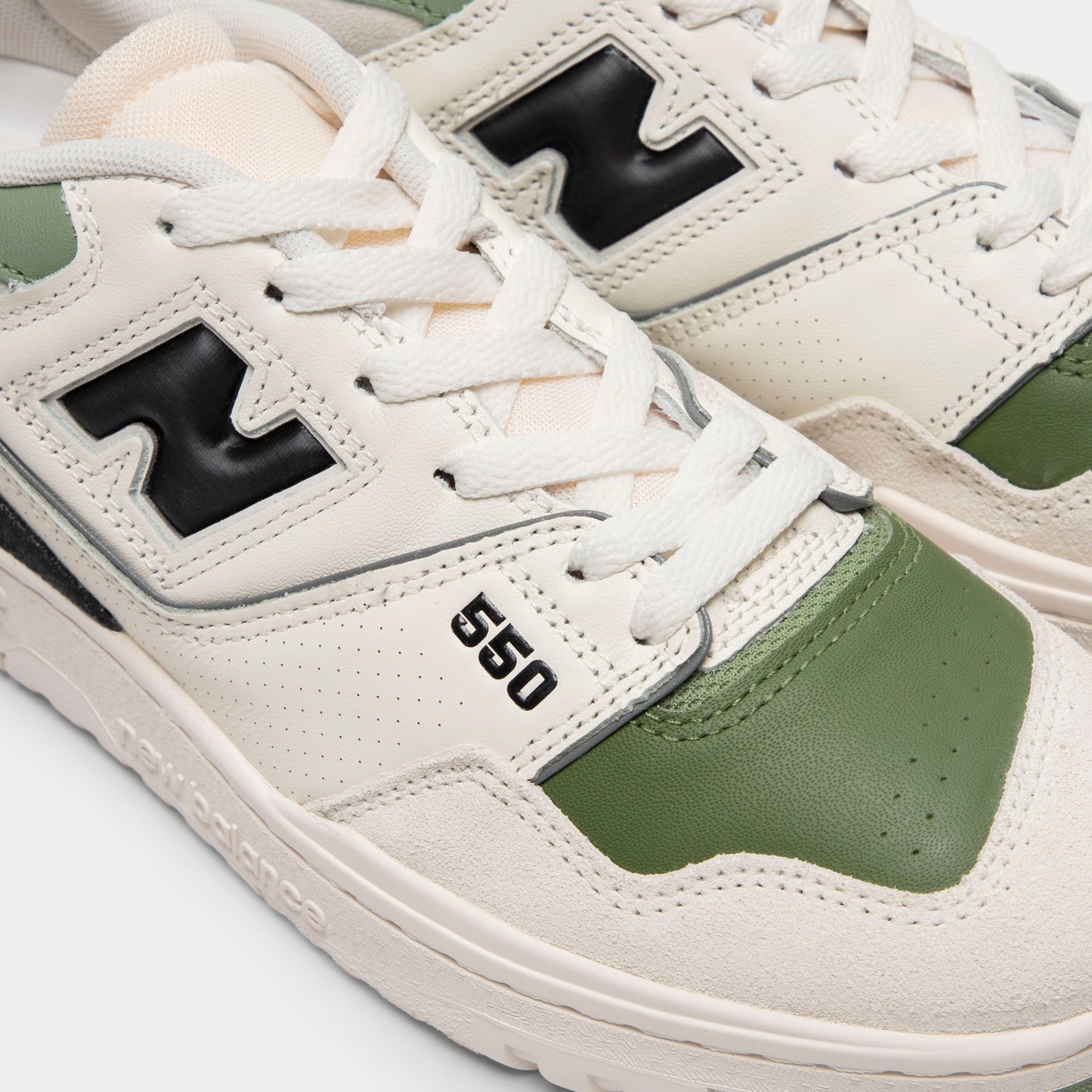 New Balance 550 Sea Salt / Oregano