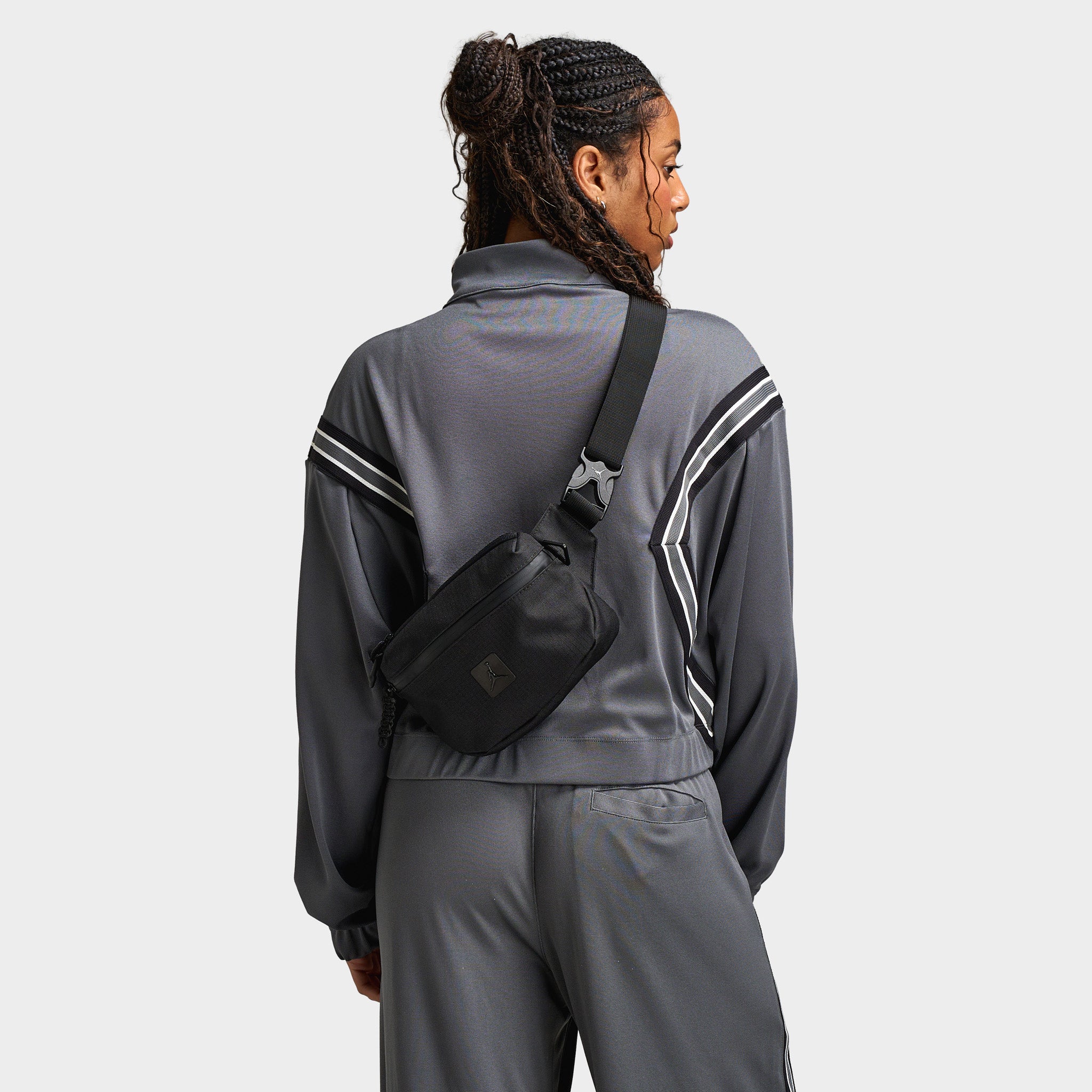 ナイキ JORDAN コーデュラ クロス ボディーバッグ（2L） Jordan Franchise Crossbody Bag (2L) / Black – JD Sports