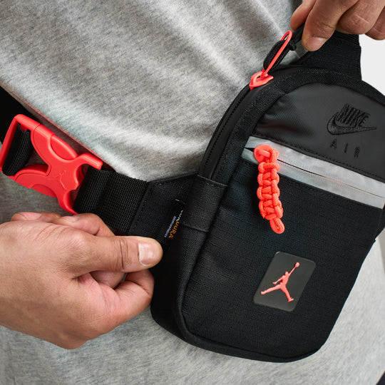 Jordan Cordura Franchise Sling Bag Black / Infrared