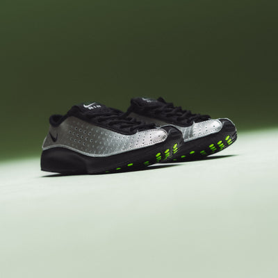 Chaussure Nike Women’s Air Superfly « Argent métallique / Noir – Anthracite ». Magasinez les chaussures pour femmes dès maintenant chez JD Sports.