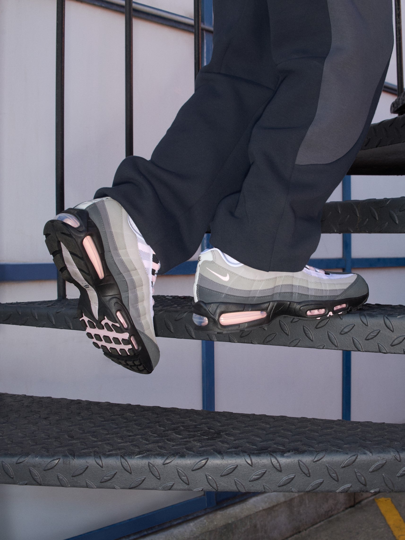 Chaussure Nike Air Max 95 « Rose Pâle ». Magasinez les AIR MAX dès maintenant chez JD Sports.