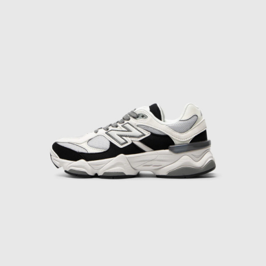 New Balance Juniors 9060 “Black / Reflection” shoe. Shop Kids’ Shoes now at JD Sports.