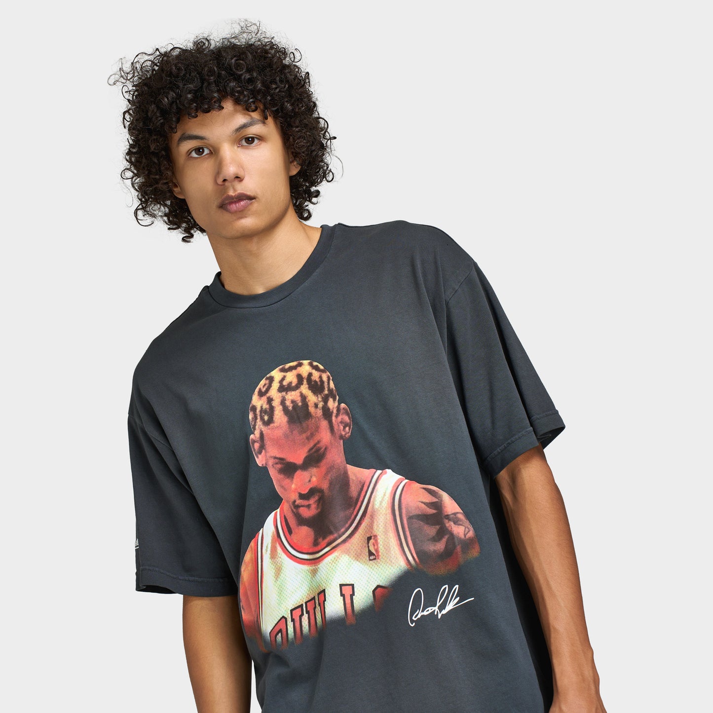 Mitchell & Ness Bulls Look Out Boxy T-shirt / Noir délavé