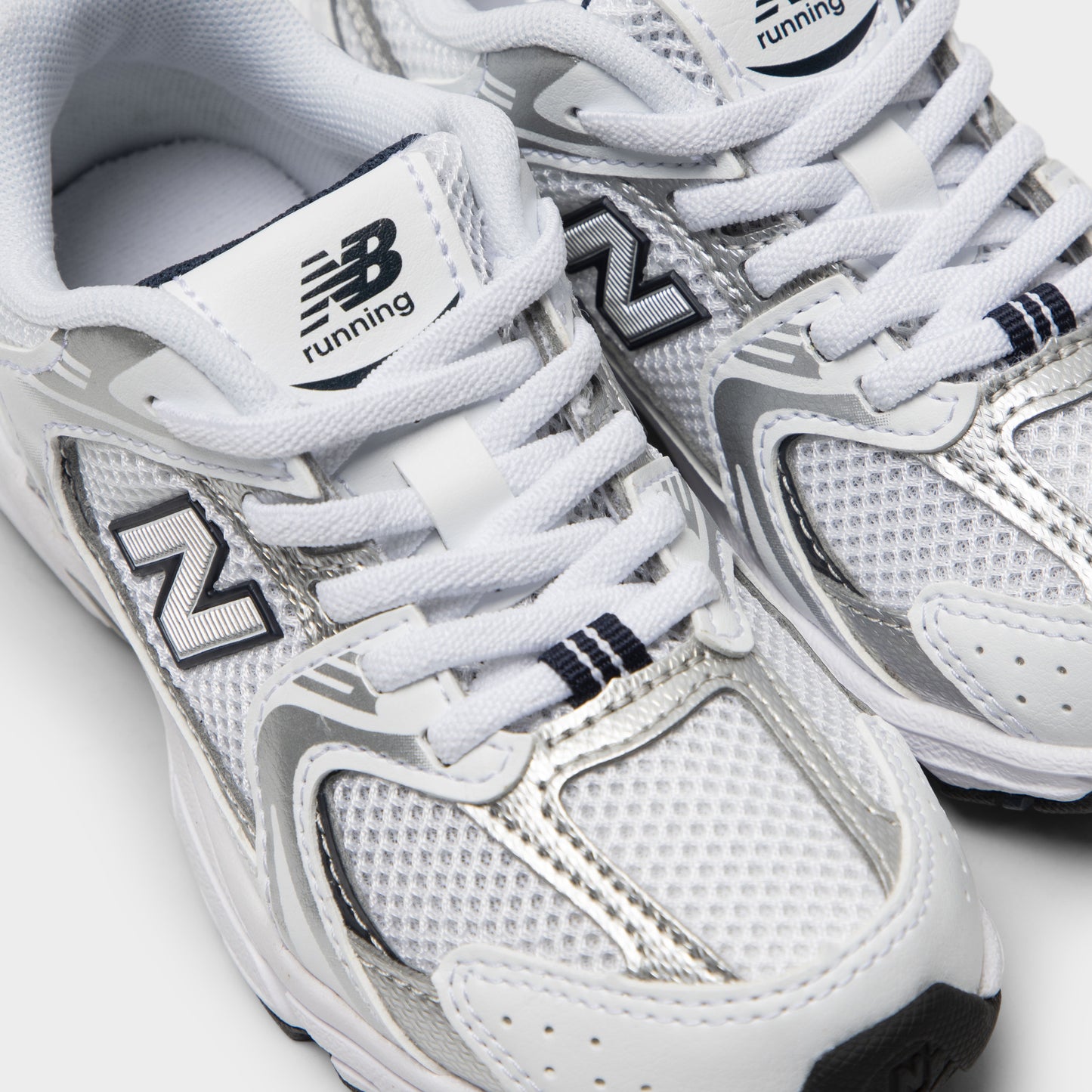 New Balance Enfants 530 Indigo naturel / Argent métallisé