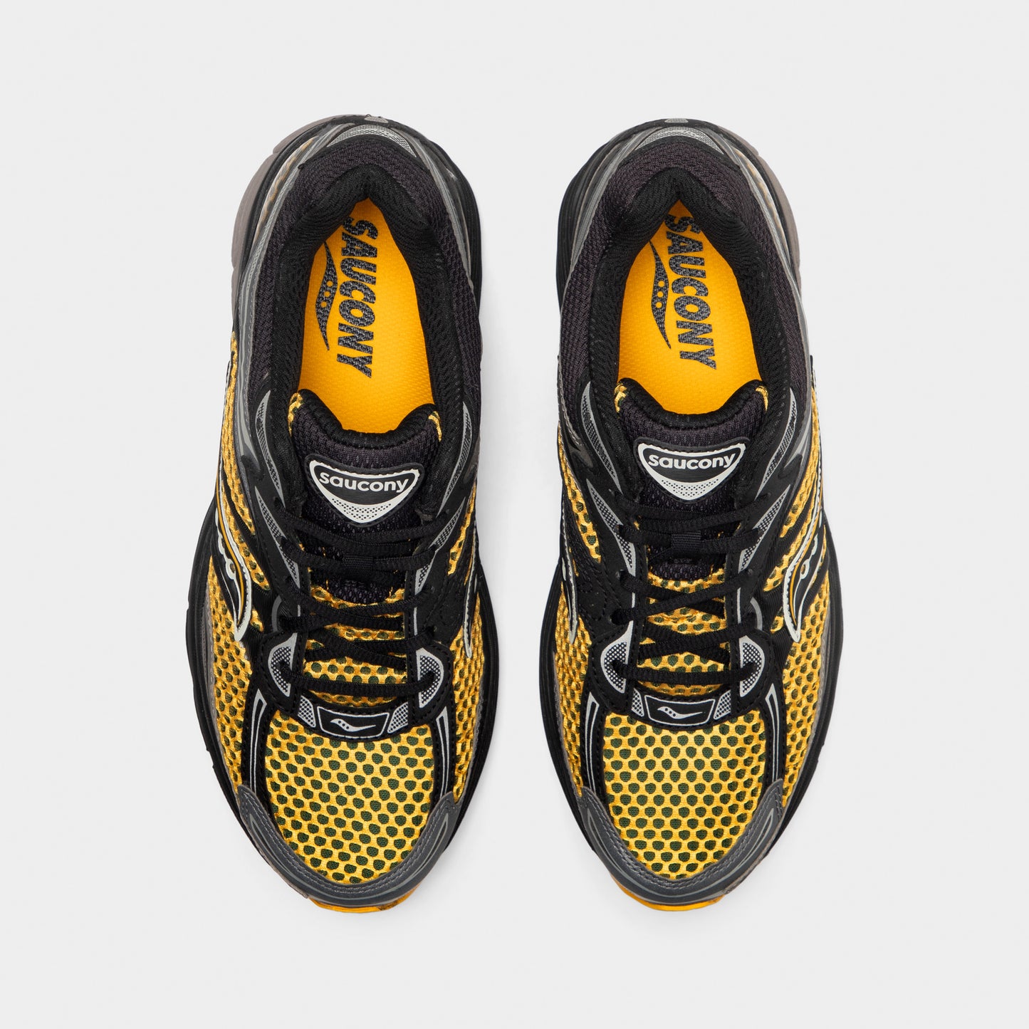 Saucony ProGrid Omni 9 Black / Gold