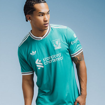 Maillot extérieur adidas Liverpool 25/26 « Vert mer ». Magasinez les vêtements pour hommes dès maintenant chez JD Sports