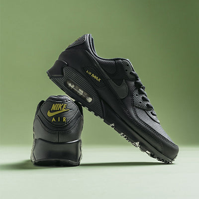 Nike Air Max 90 « Noir / Or - Anthracite ». Magasinez les Nike pour hommes dès maintenant chez JD Sports