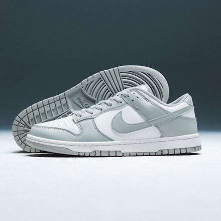 Nike Dunk Low Retro « Blanc / Gris fumée clair ». Magasinez Nike pour hommes dès maintenant chez JD Sports