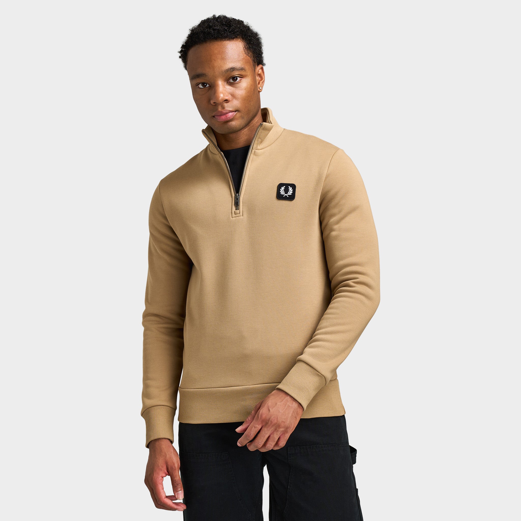 Fred Perry Badge Half Zip Sweatshirt / Warm Stone – JD Sports
