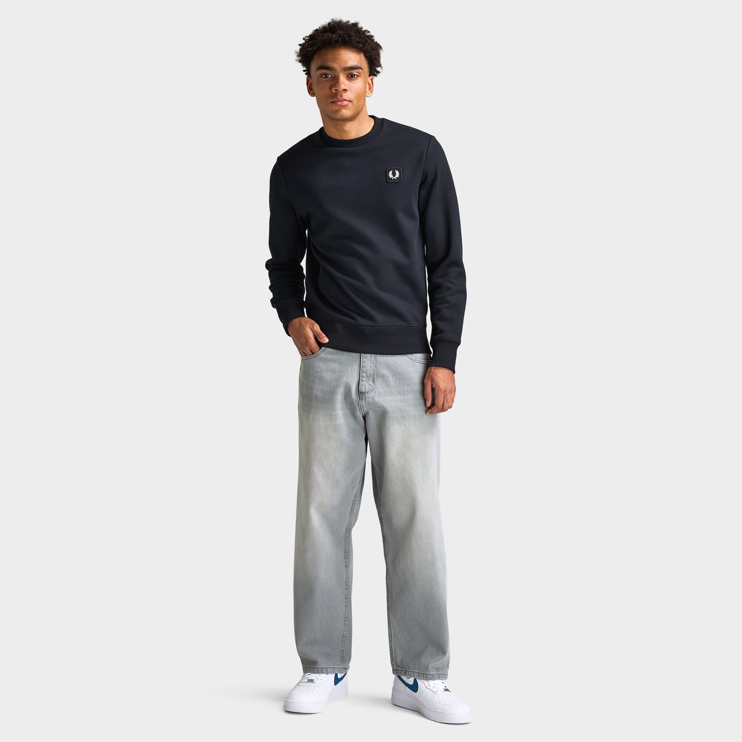 Fred Perry Badge Sweatshirt / Black