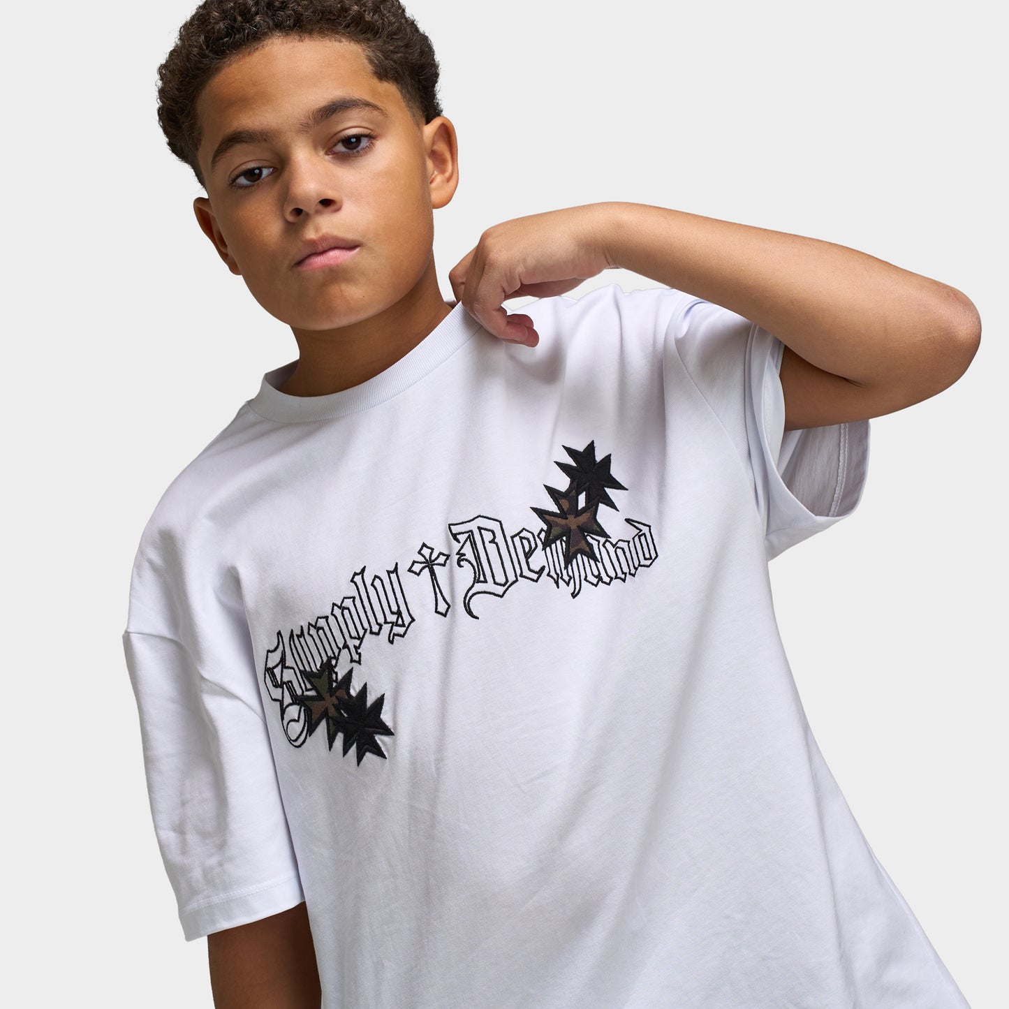 Supply & Demand Juniors' Slate T-Shirt / Optic White