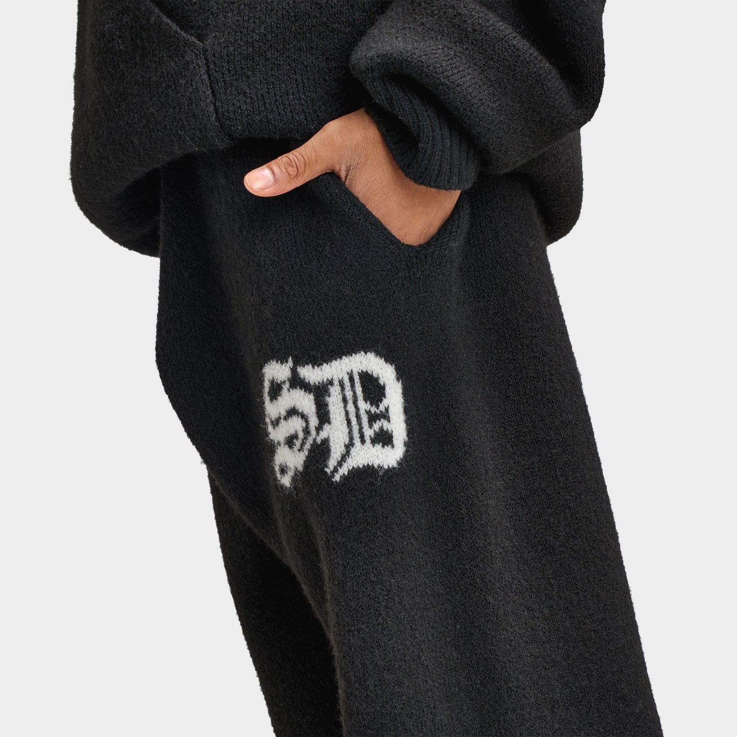 Supply & Demand Juniors' Rustic Knit Pants / Black