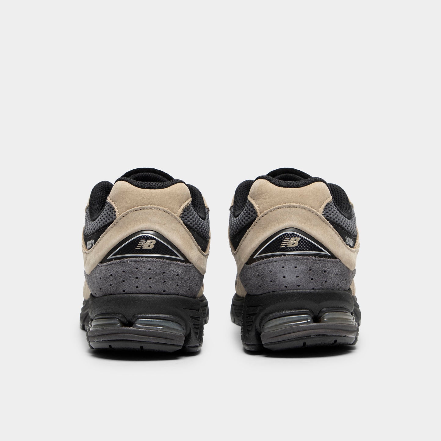 New Balance 2002R Black / Brown
