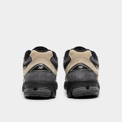 New Balance 2002R Black / Brown